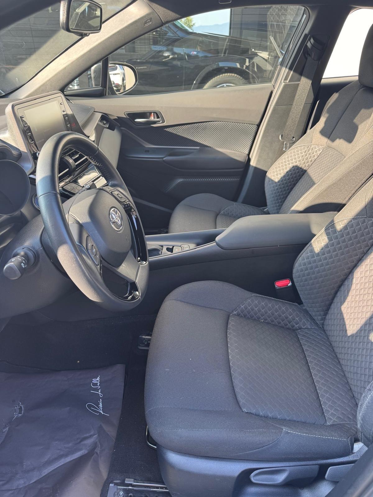 Toyota C-HR 1.8 Hybrid E-CVT Active