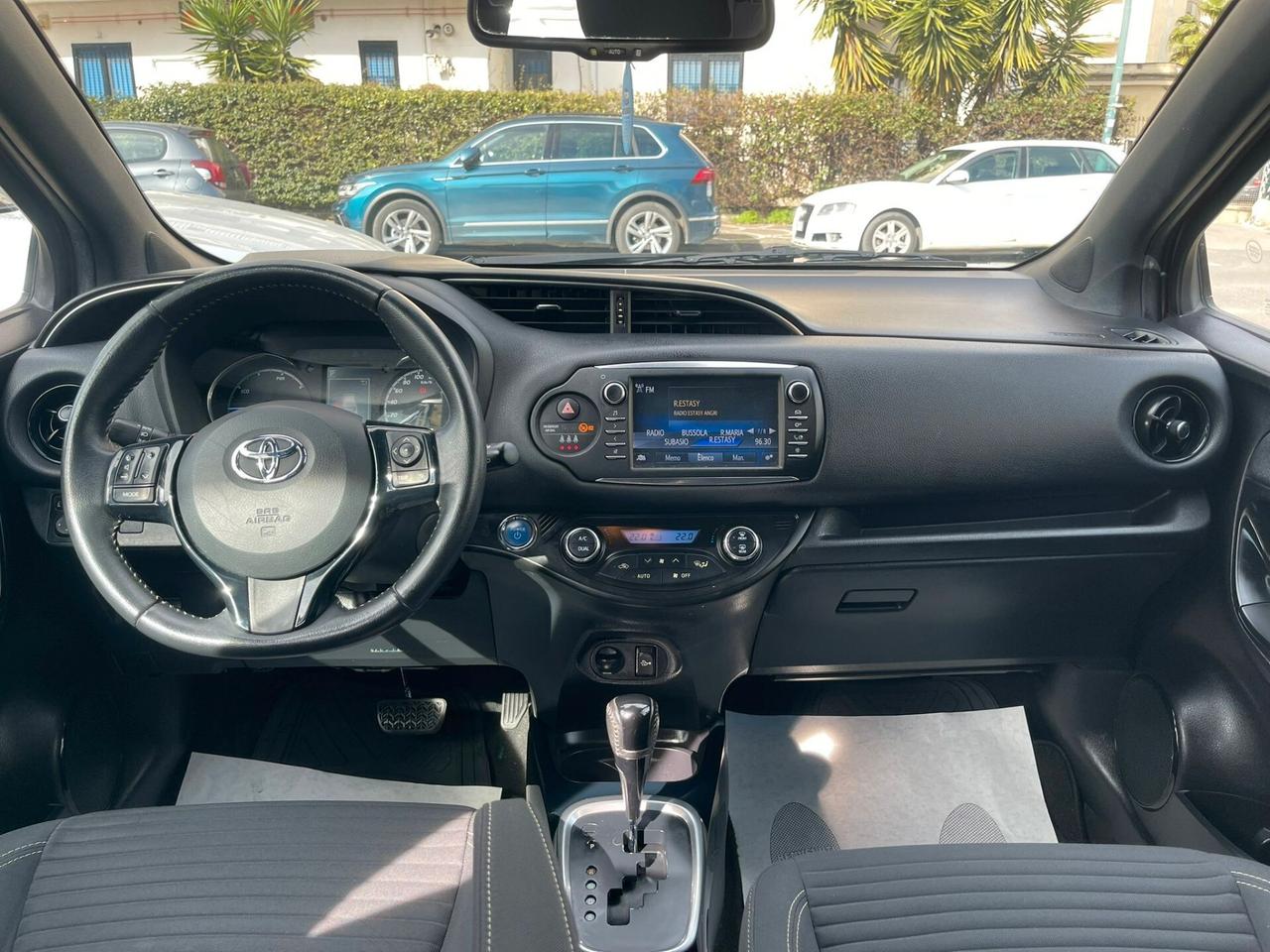 Toyota Yaris 1.5 Hybrid 5 porte Cool Red Edition