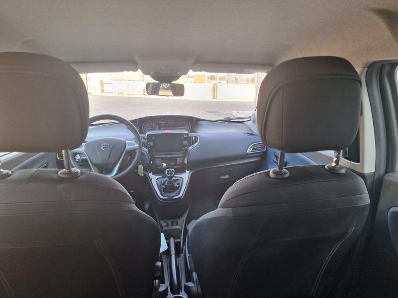 LANCIA Ypsilon 1.0 firefly hybrid Platino s&s 70cv