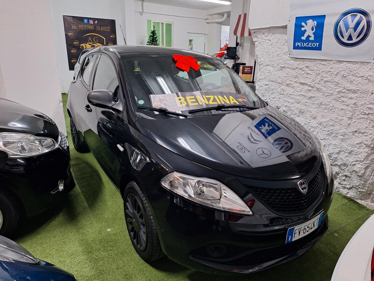 Lancia Ypsilon 1.2 69 CV 5 porte S&S Platinum