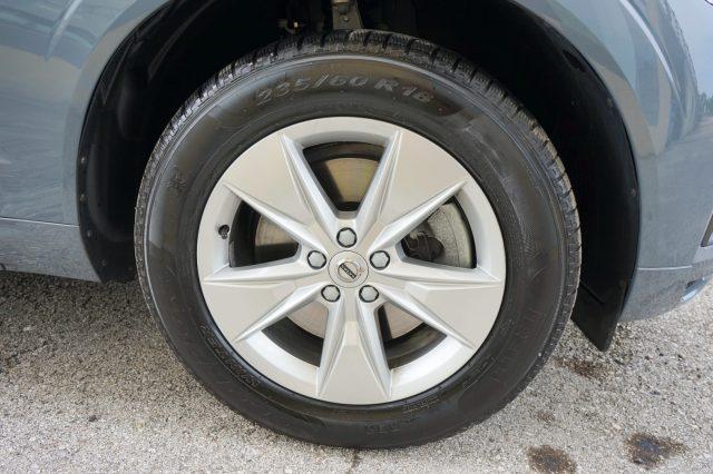 VOLVO XC60 B4 (d) automatico Momentum AWD UFFICIALE