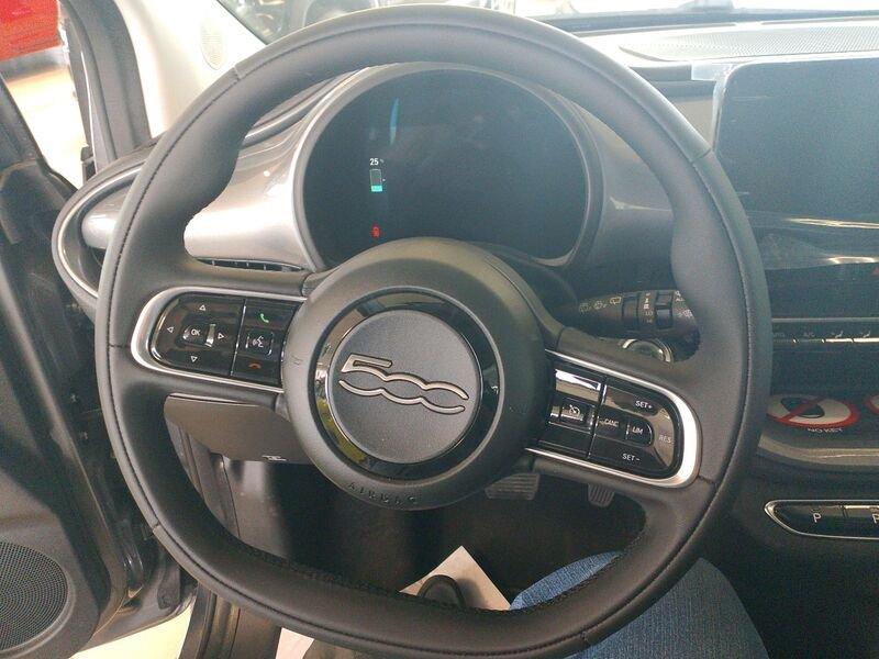 FIAT 500e 500 Nuova 500 Hatchback My23 La Nuova 500 - 320 Berlina