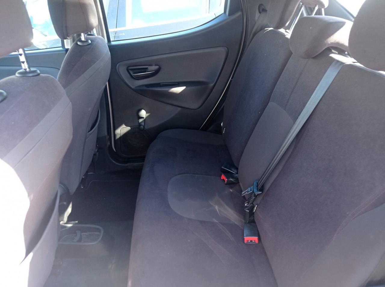 Lancia Ypsilon 1.2 69 CV 5 porte GPL di serie Ecochic Gold