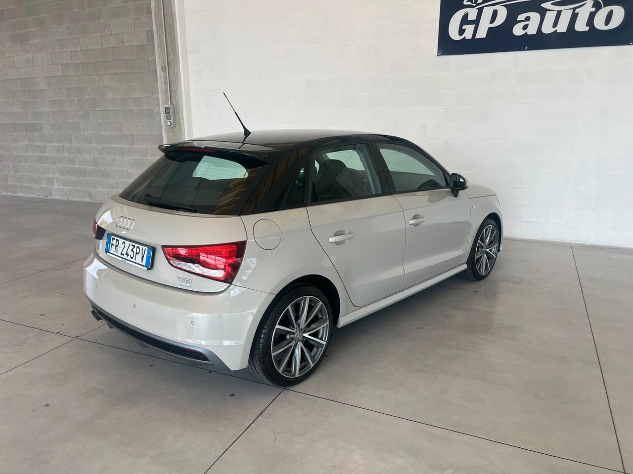 Audi A1 SPB 1.0 TFSI ultra S tronic S-LINE ESTERNO
