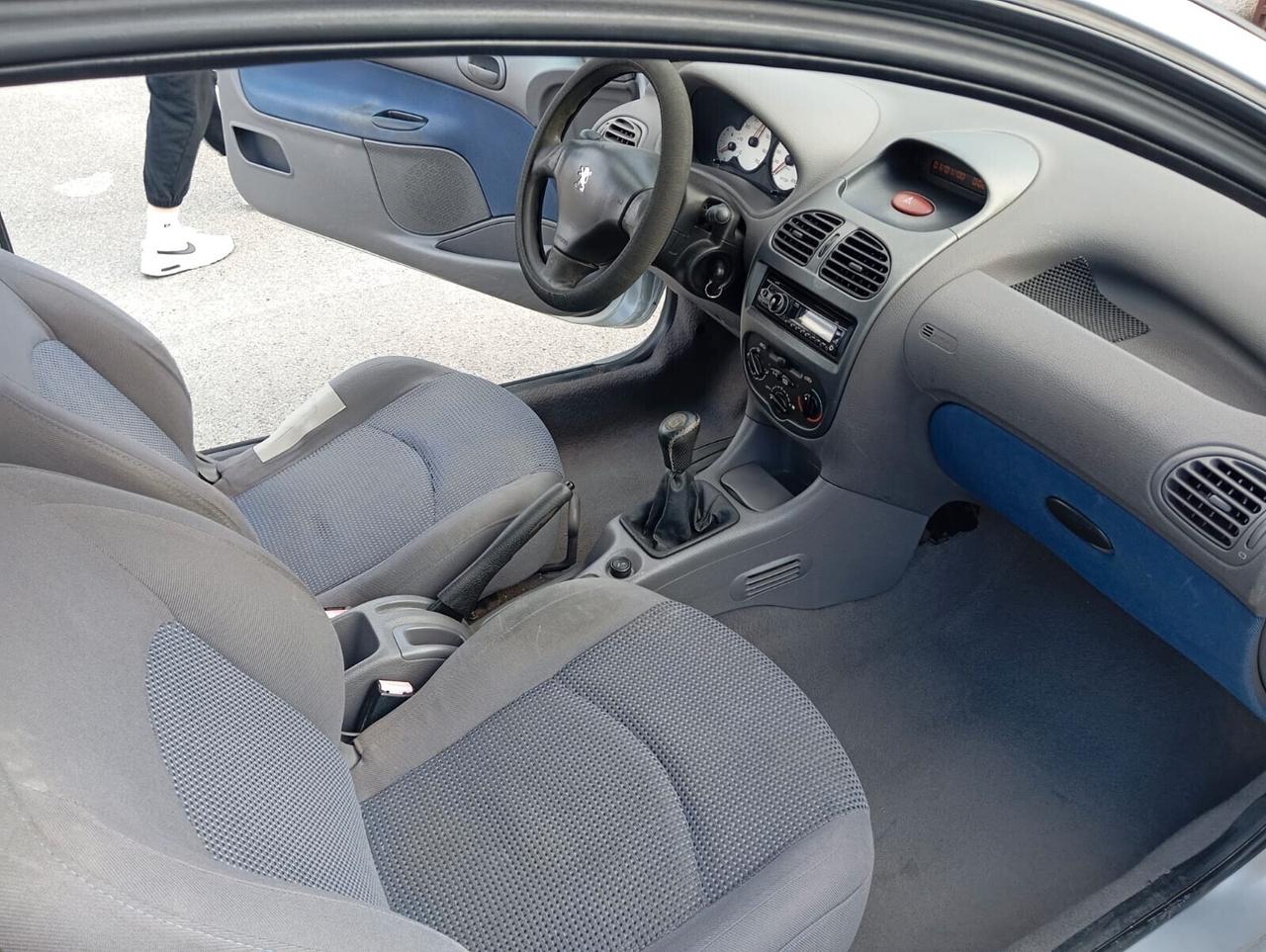 Peugeot 206 1.1 3p. XT