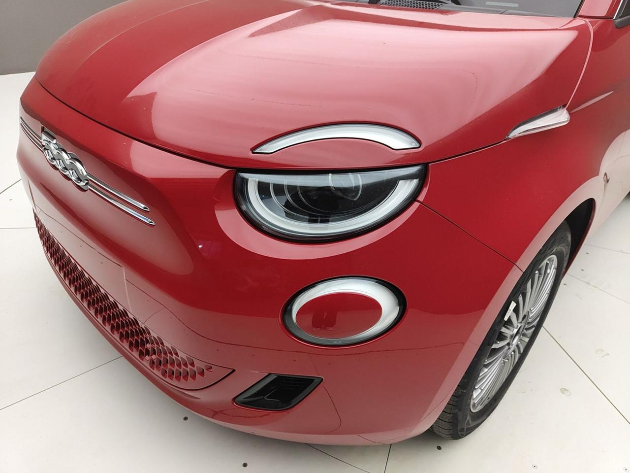 FIAT 500e 500E 95CV RED