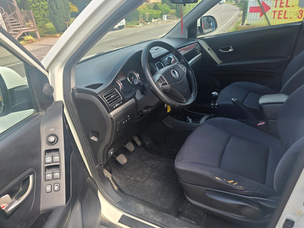 Ssangyong Korando 2.0 2WD MT GPL C