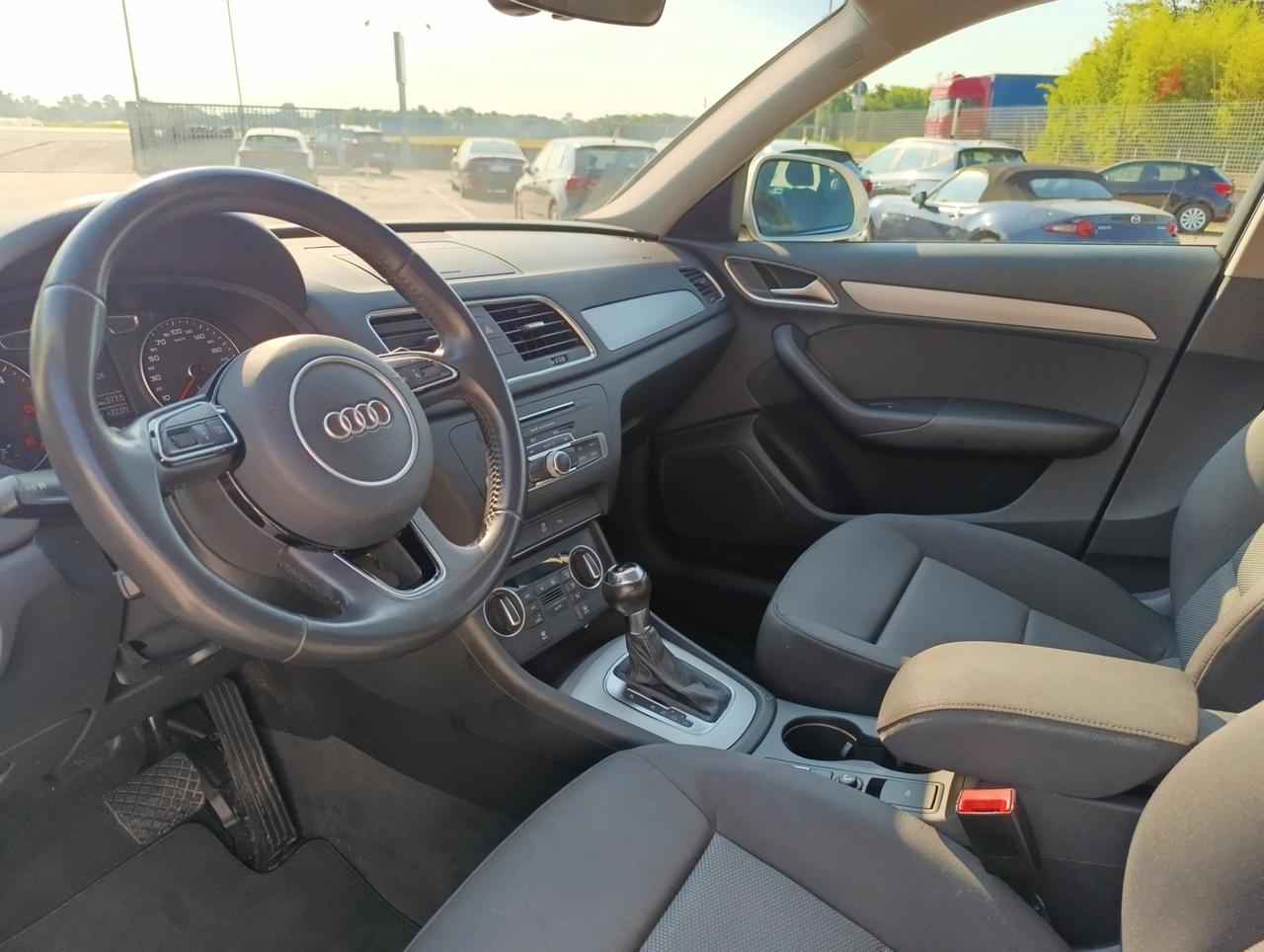 Audi Q3 2.0 tdi Business 120cv s-tronic