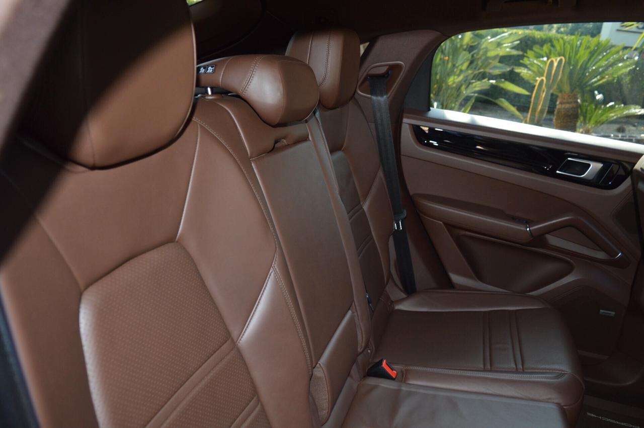 Porsche Cayenne 3.0 V6 E-Hybrid