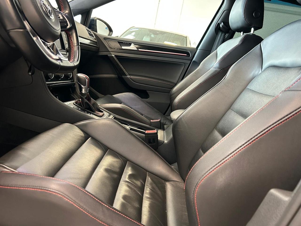 Volkswagen Golf GTI Performance 2.0 TSI 230 CV DSG 5p.