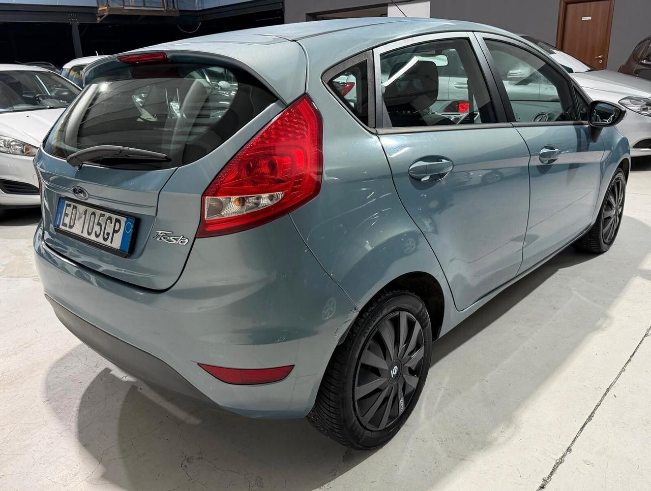 Ford Fiesta Benzina Neopatentati Distribuzione Ok