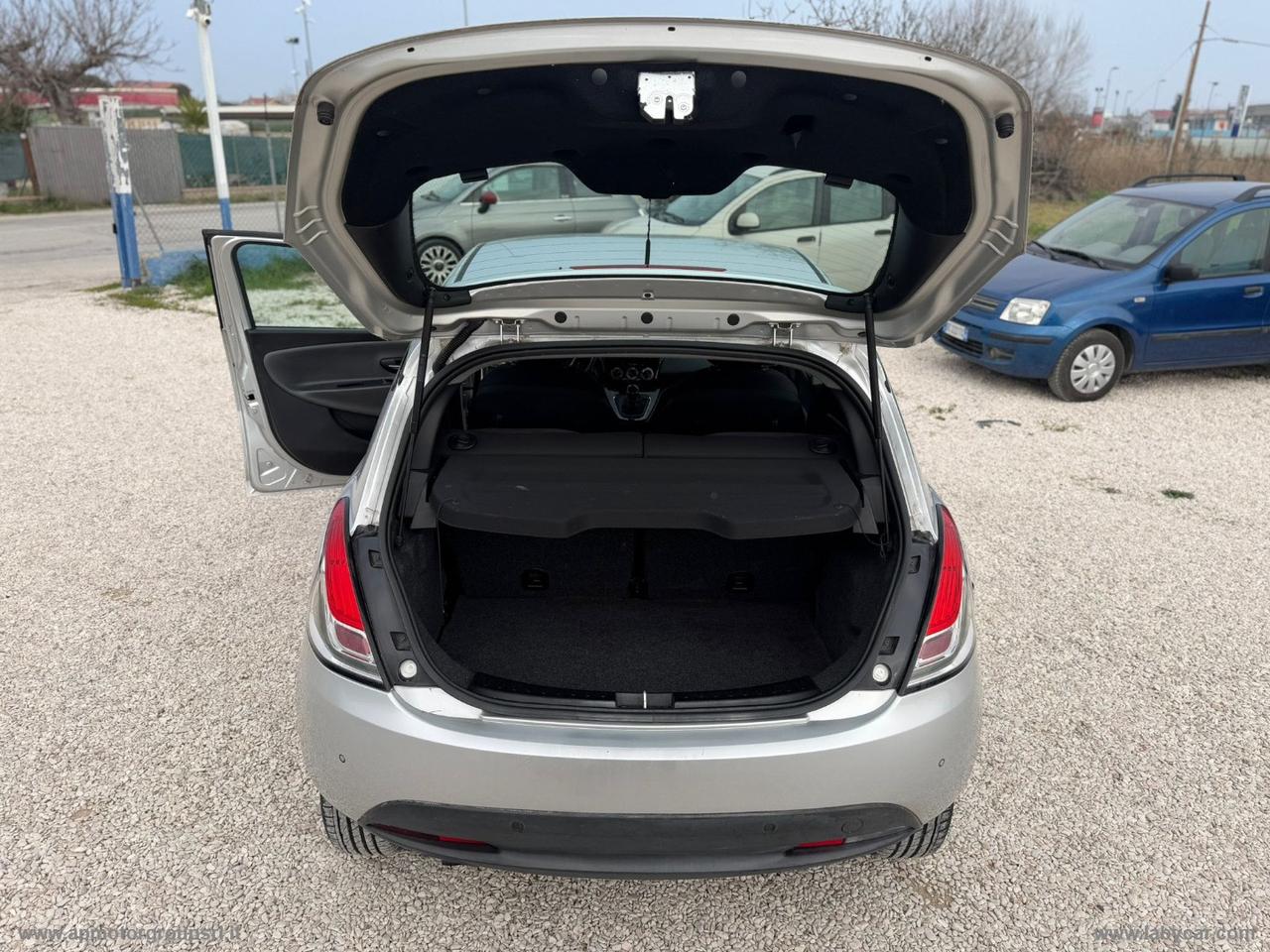 LANCIA Ypsilon 0.9 T.Air 85CV 5p. Met.Ec. Gold