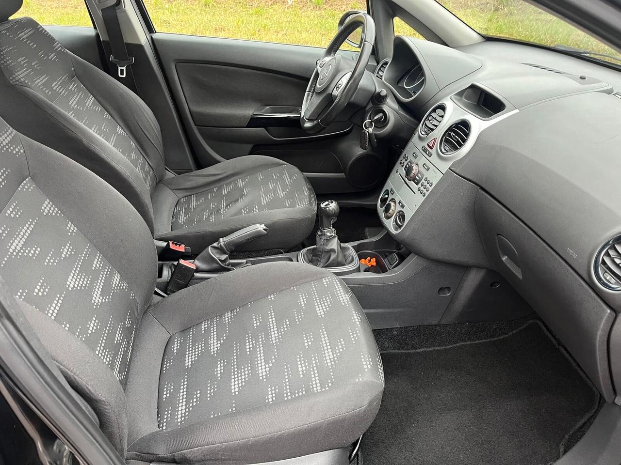 Opel Corsa 1.2 5 porte Club **NEOPATENTATI**