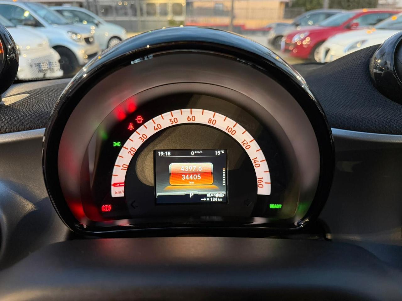 Smart ForFour EQ Pulse