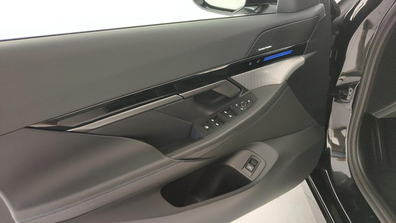 BMW Serie 5 G61 2024 Touring - 520d Touring 48V xdrive MSport auto