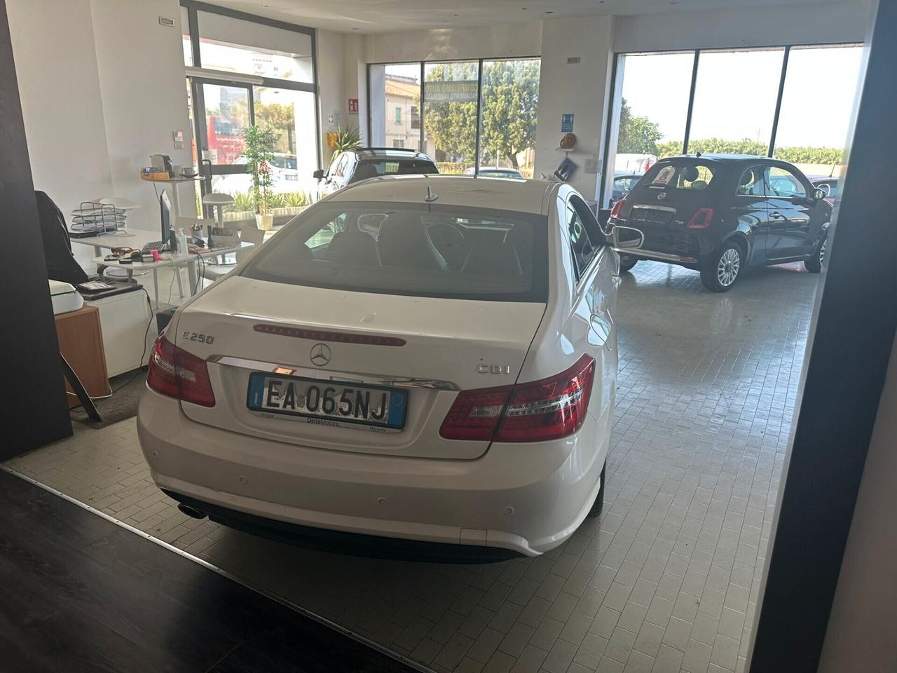 Mercedes-benz E 250 E 250 CDI BlueEFFICIENCY Avantgarde AMG