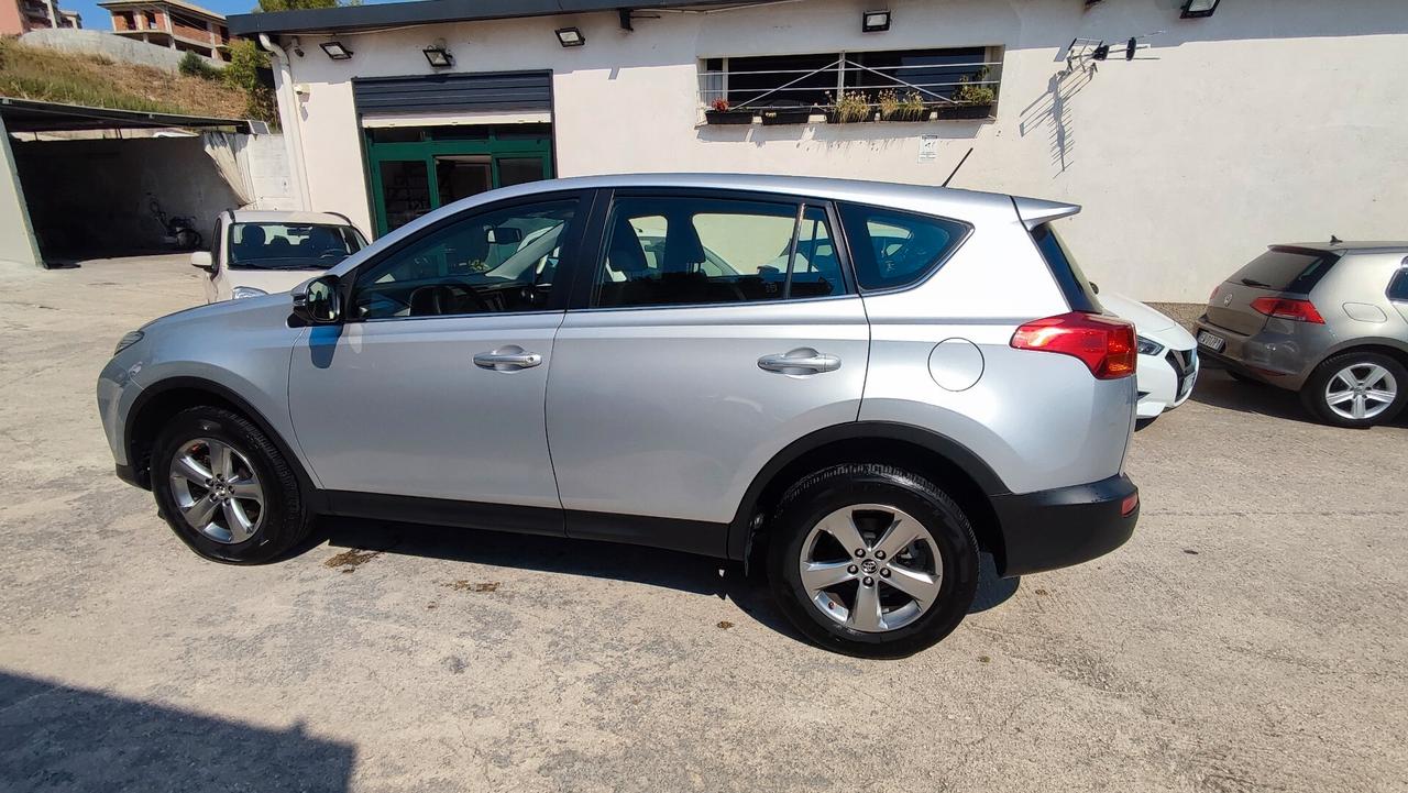 Toyota RAV 4 RAV4 2.0 D-4D 2WD Active