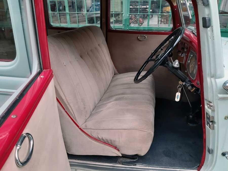 Ford Model B Sedan – 1933