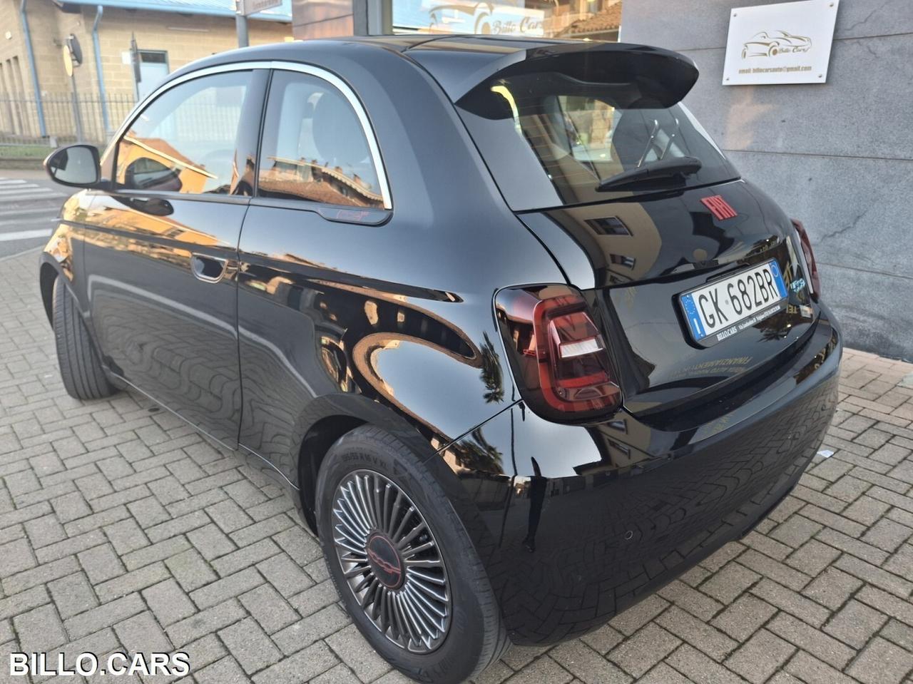 Fiat 500e Red