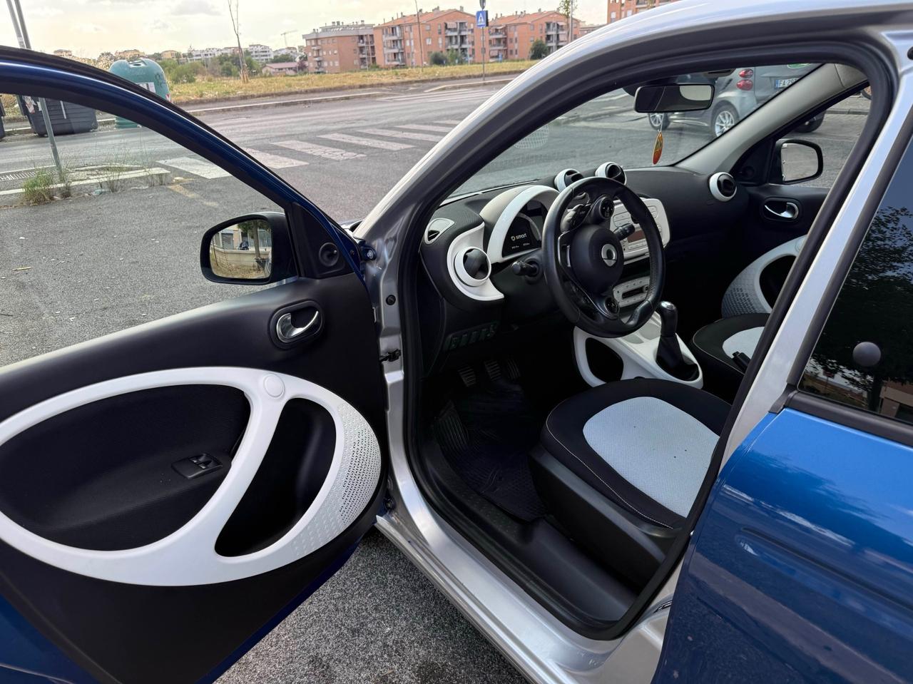 Smart 453 neopatentati 50000 km garanzia permute