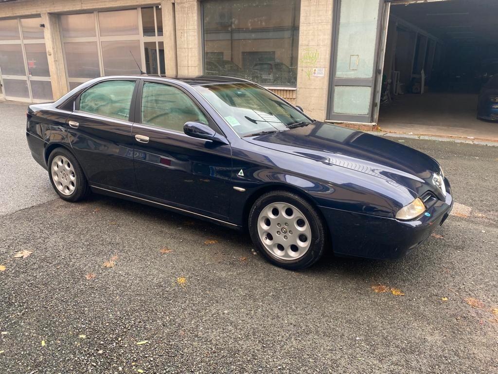 Alfa Romeo 166 2.0i 16V Twin Spark cat Distinctive