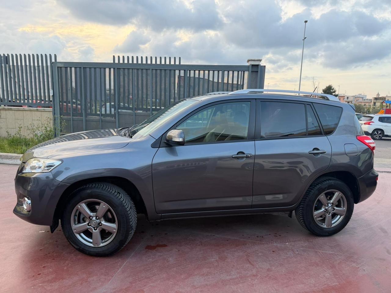 Toyota RAV 4 RAV4 2.2 D-4D 150 CV Lounge