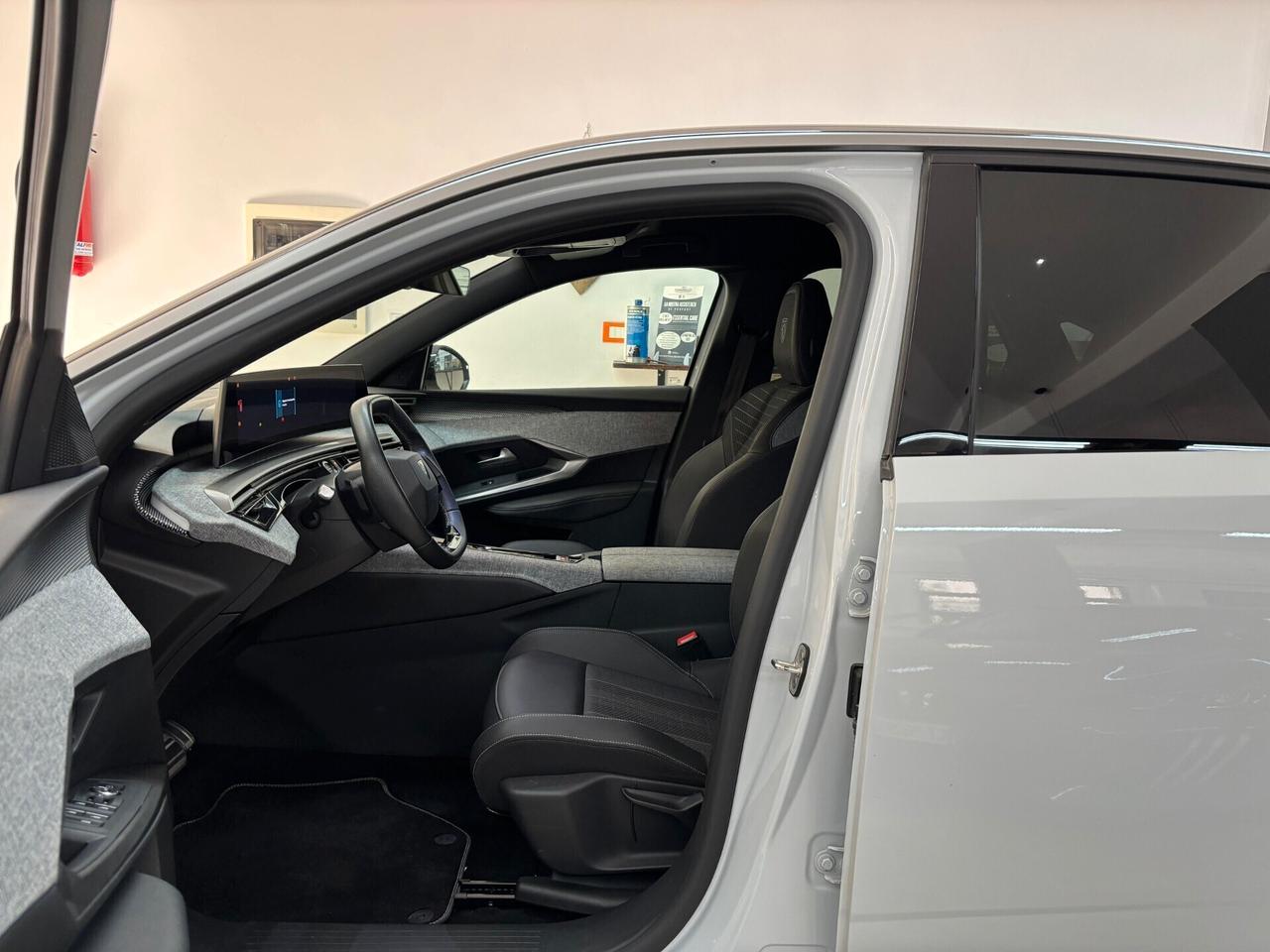 Peugeot 3008 Hybrid 145 e-DCS6 GT Vari Colori