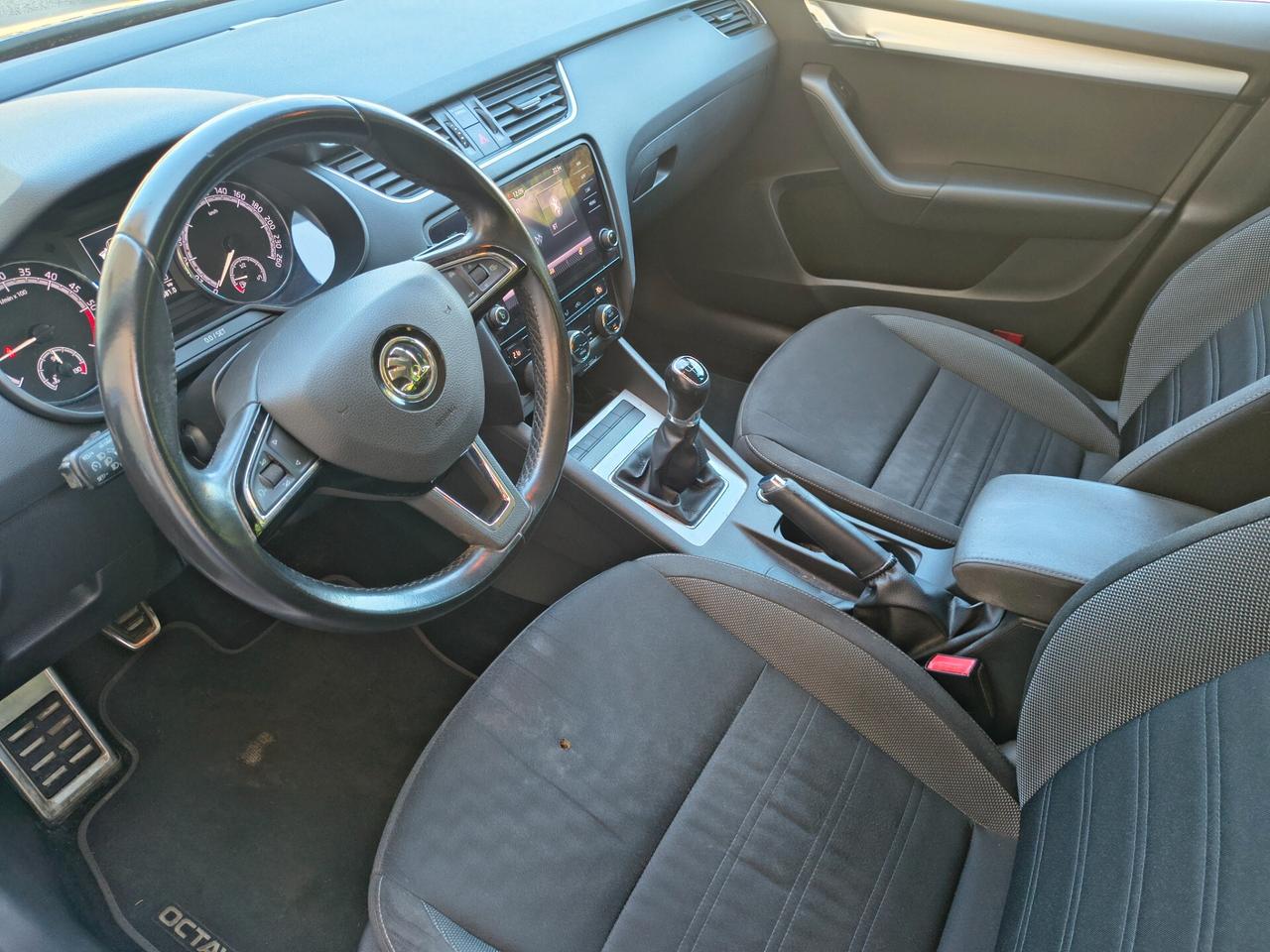 SKODA OCTAVIA 1.6 TDI SCR WAGON EXECUTIVE