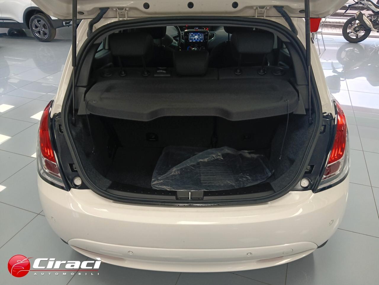 Lancia Ypsilon 1.0 5 p Hybrid Platino
