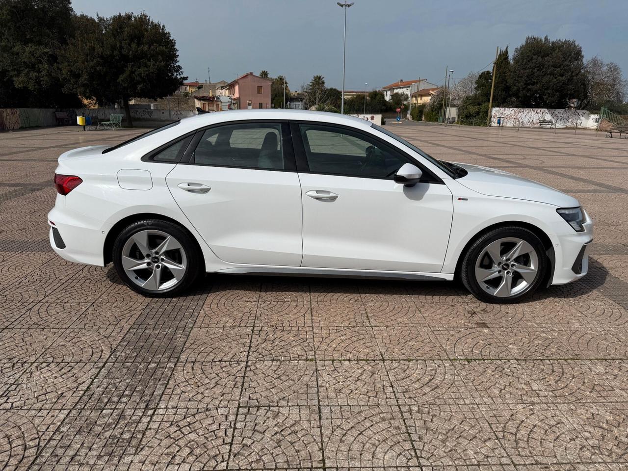 Audi A3 Sedan 35 TDI S line edition