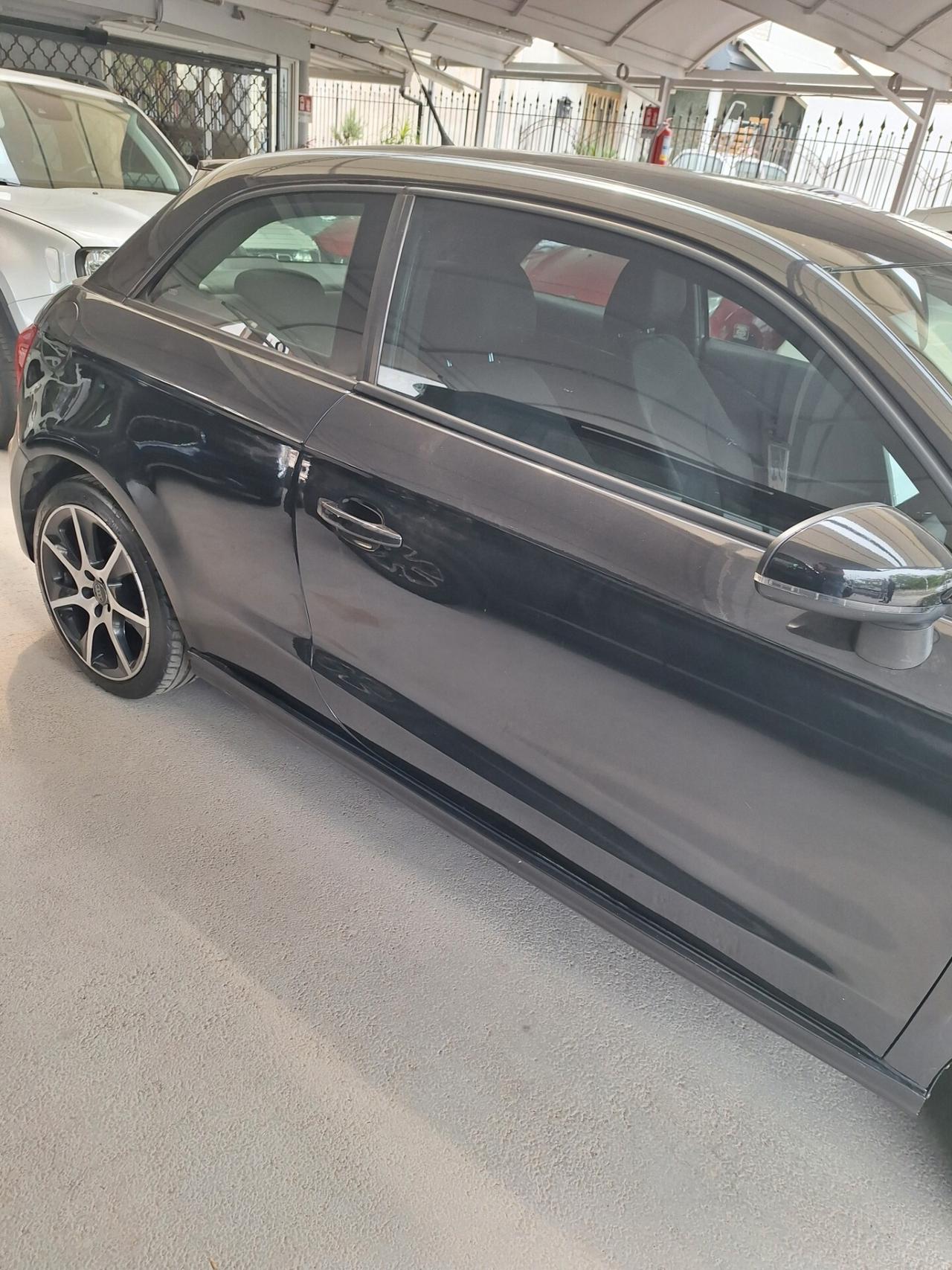 Audi A1 1.6 TDI 105 CV Ambition 02/2011