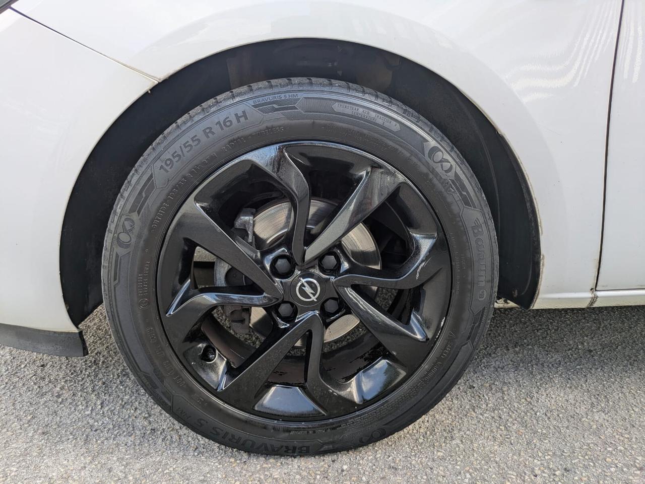 Opel Corsa 1.4 90CV GPL Tech 5 porte b-Color