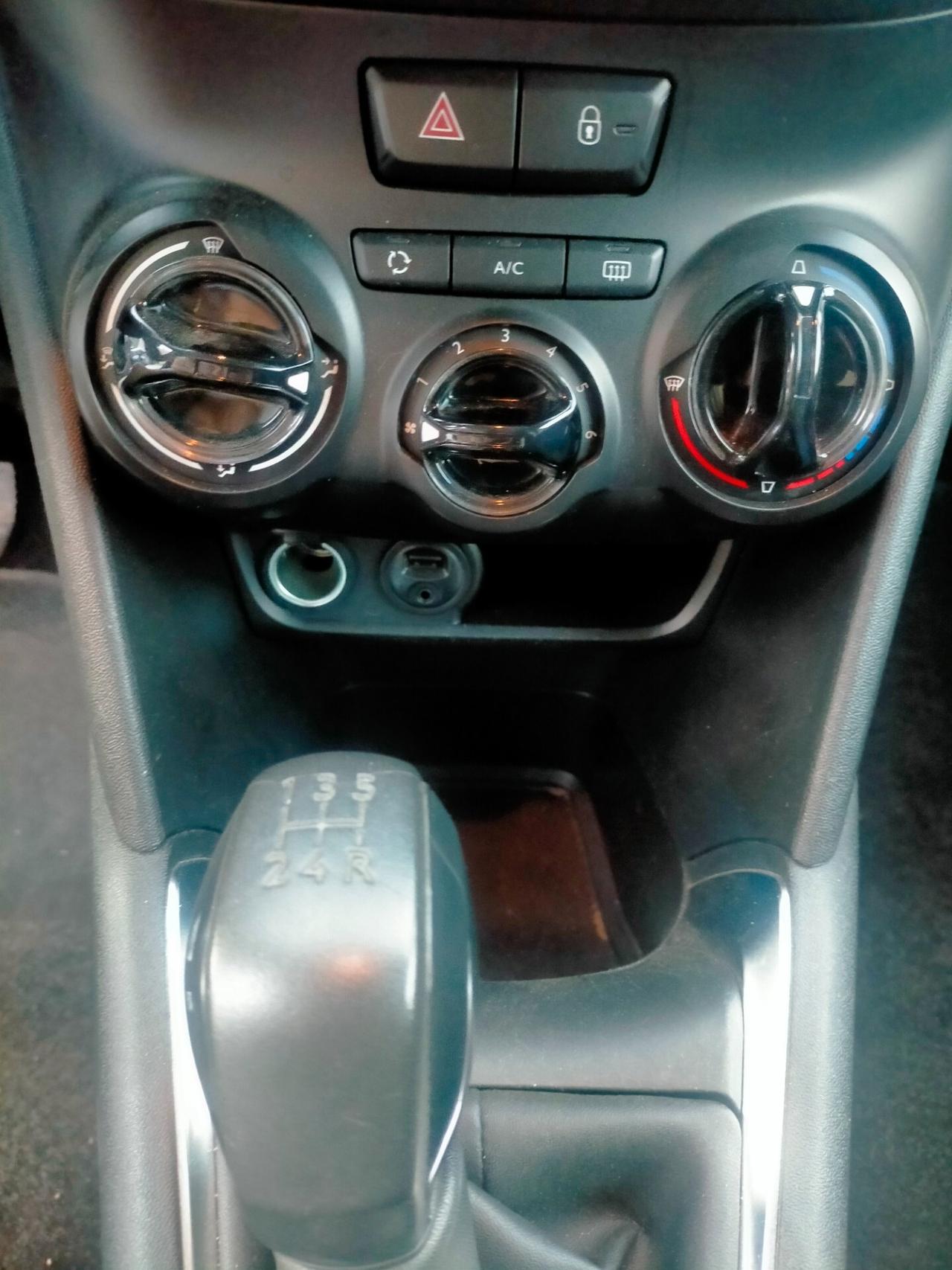 Peugeot 208 1.4 HDi 68 CV 3 porte Active