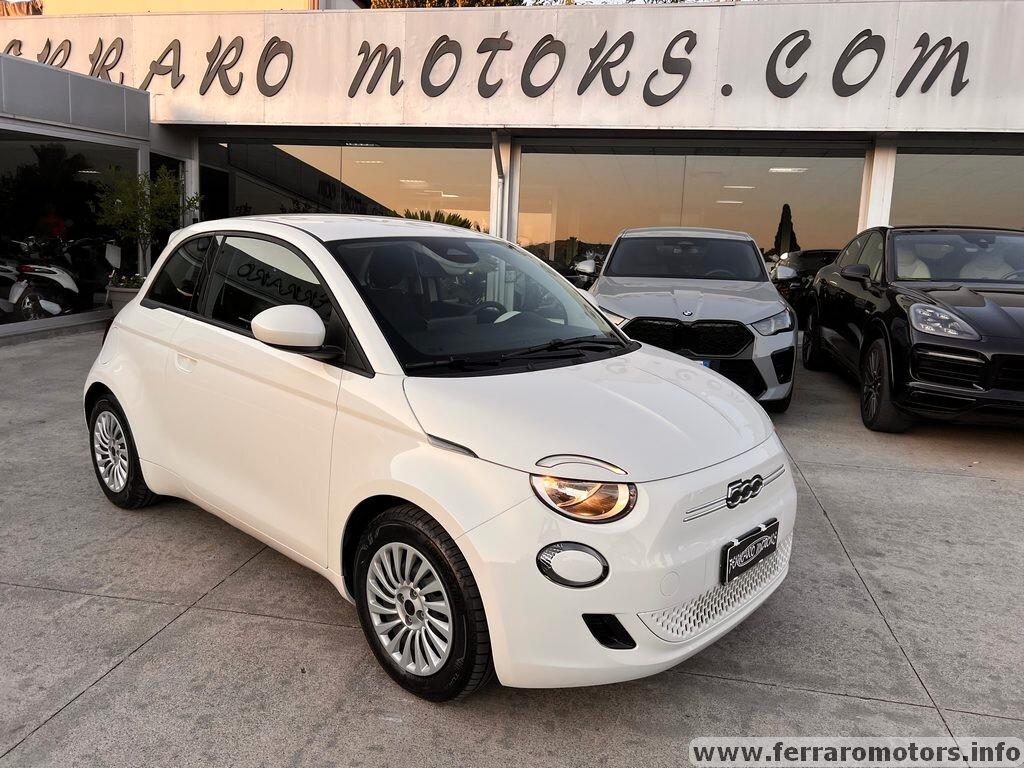 Fiat 500e Berlina 42 kWh a soli 175 euro al mese senza anticipo