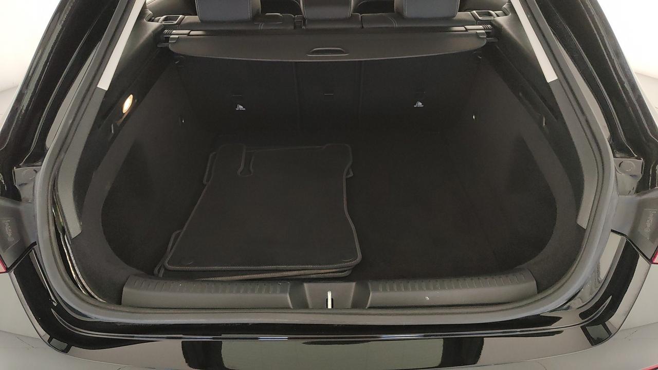 Mercedes-Benz CLA Shooting Brake 180 d Advanced auto