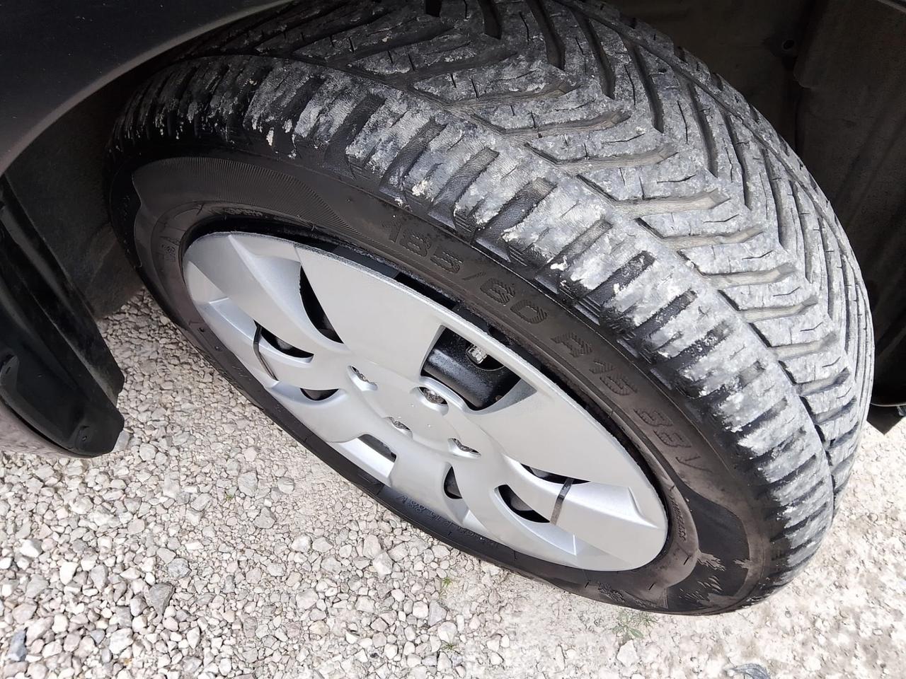 Toyota Yaris 1.0 5 porte anno 2010