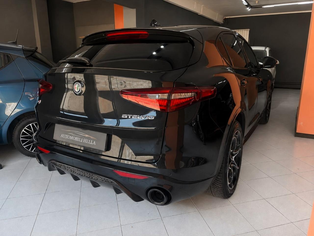 Alfa Romeo Stelvio Veloce Nero vulcano Total black