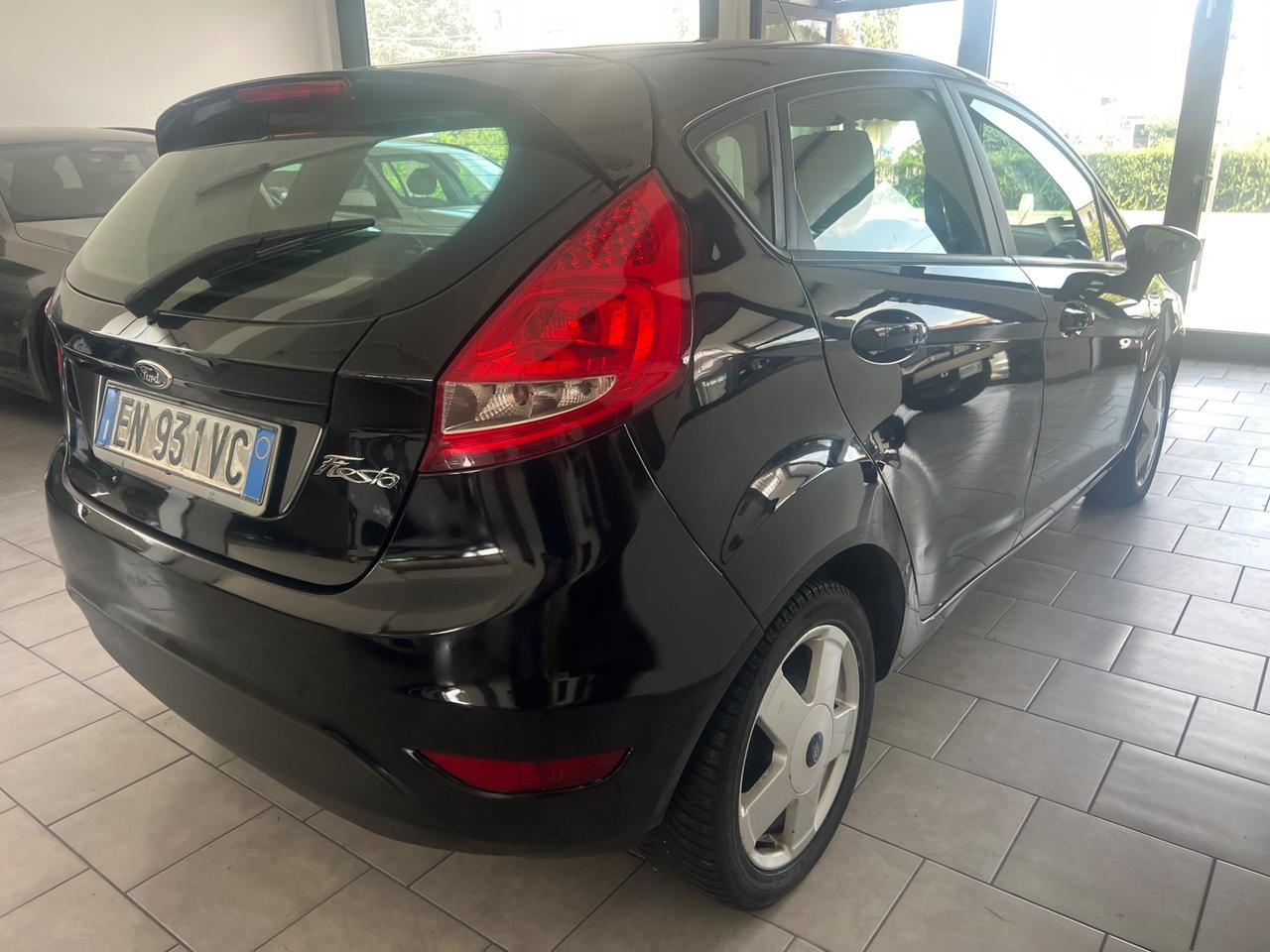 Ford Fiesta Ikon 1.4 5 porte Bz.- GPL
