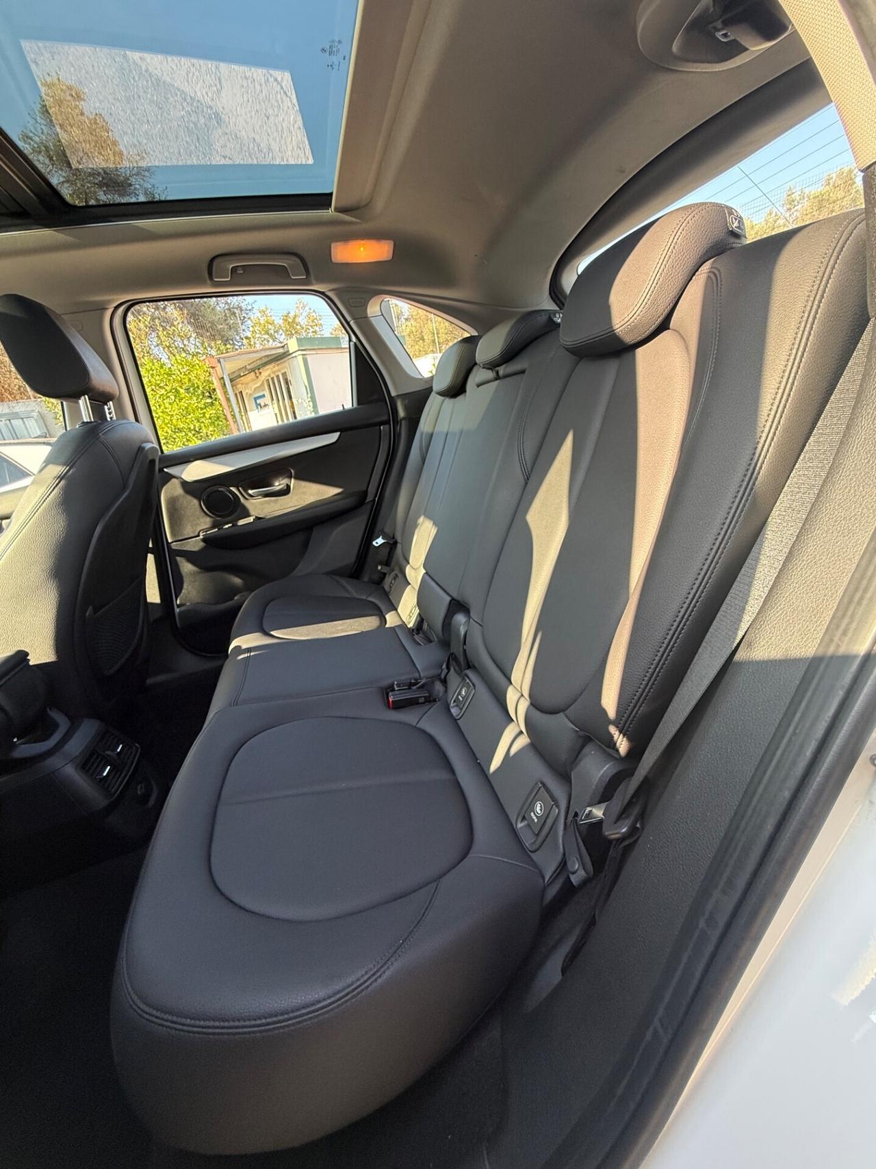 Bmw Active Tourer 218d Luxury,TETTO APRIBILE,PELLE,NAVI,CLIMATRONIC BIZ.,ECC…