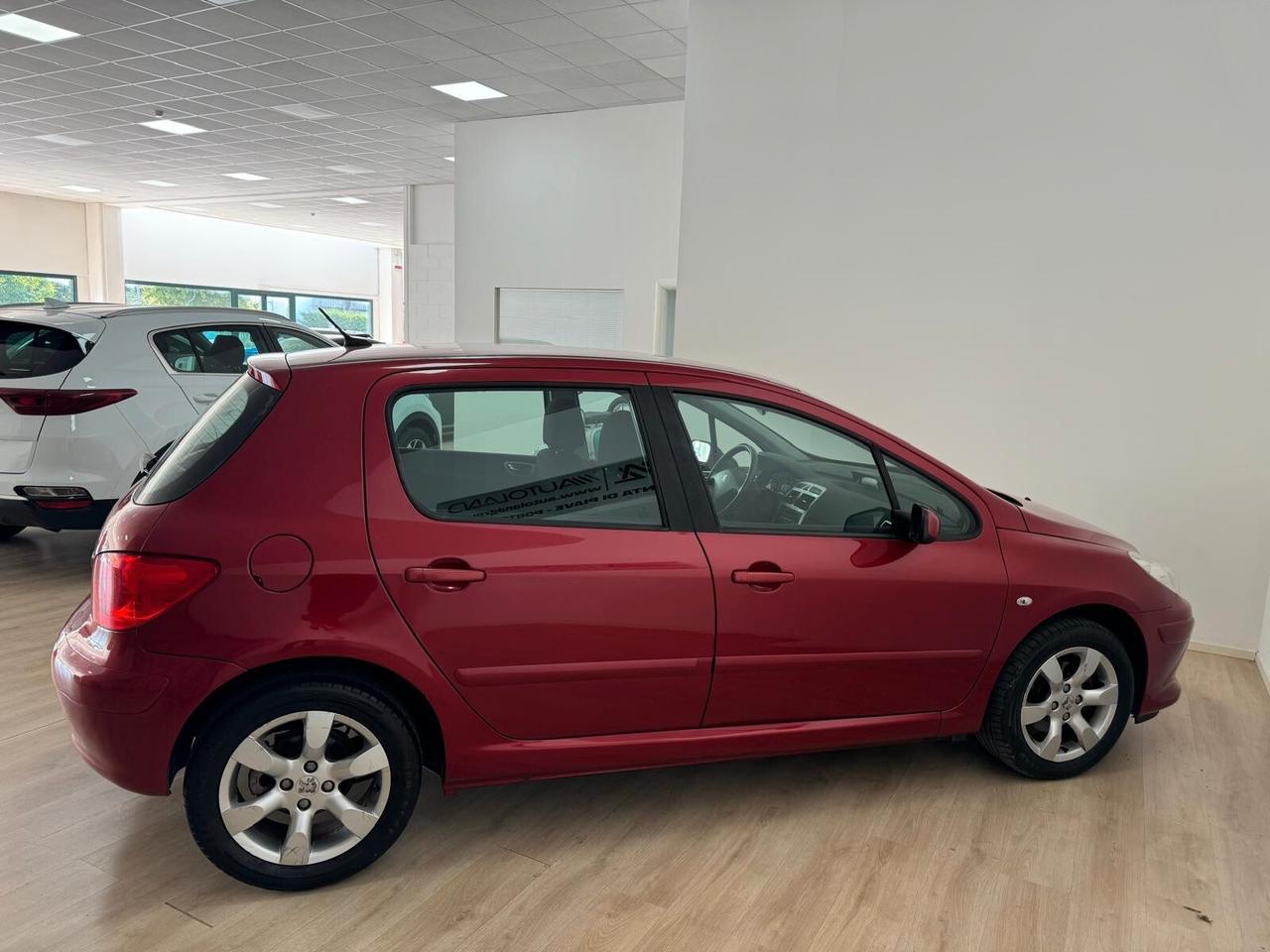 Peugeot 307 1.6 16V 5p. XT