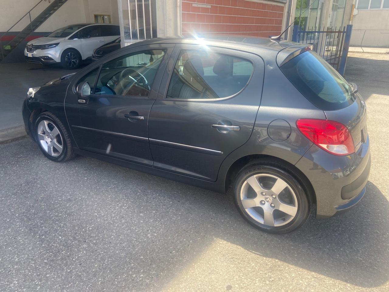 Peugeot 207 1.6 HDi 110CV 5p. XS