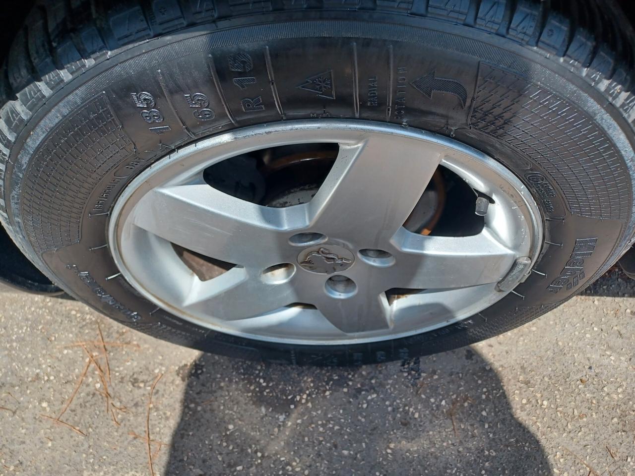 Peugeot 207 1.4 88CV 3p. ONE Line