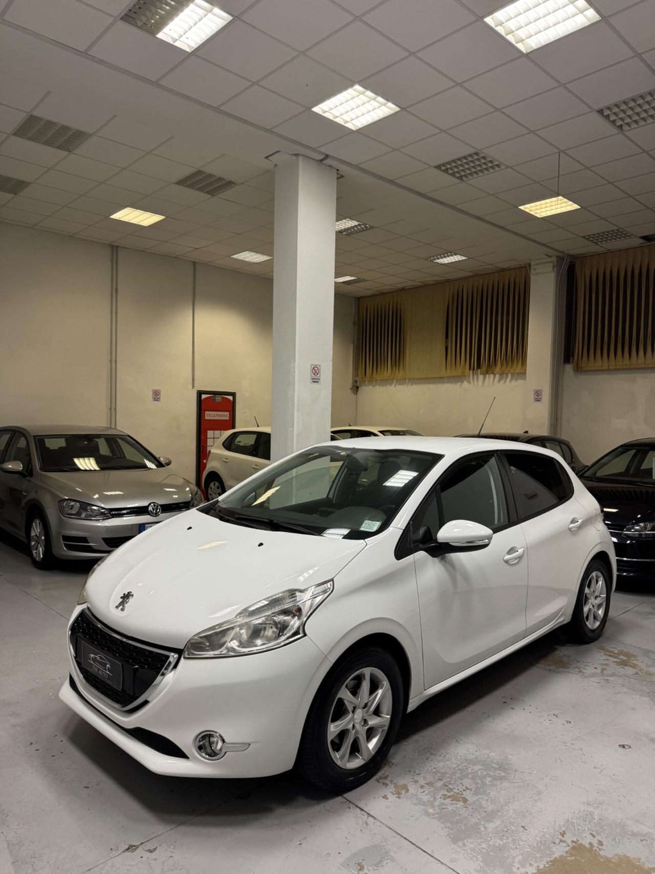 Peugeot 208 1.4 HDi 68 CV 5 porte Allure