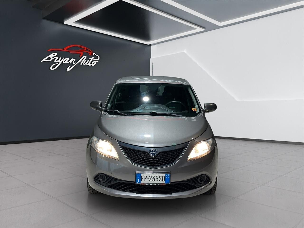 Lancia Ypsilon 1.2 69 CV 5 porte Elefantino
