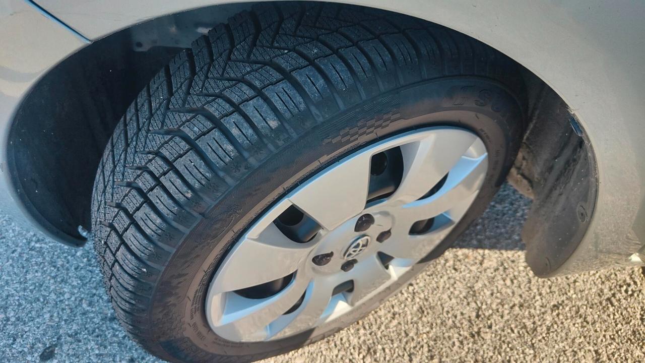 Toyota Yaris 1.3 3 porte