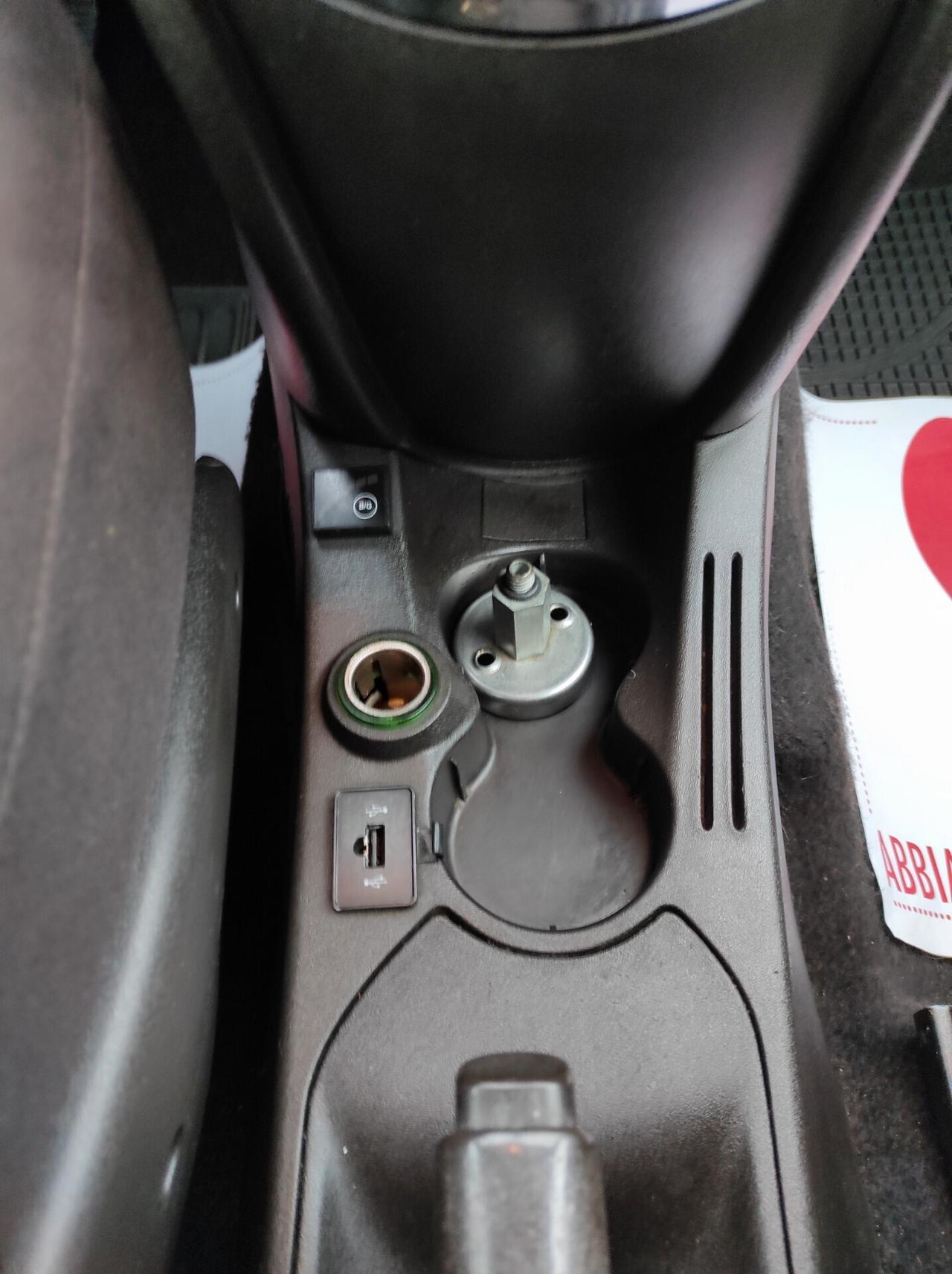 Lancia Ypsilon 1.2 GPL