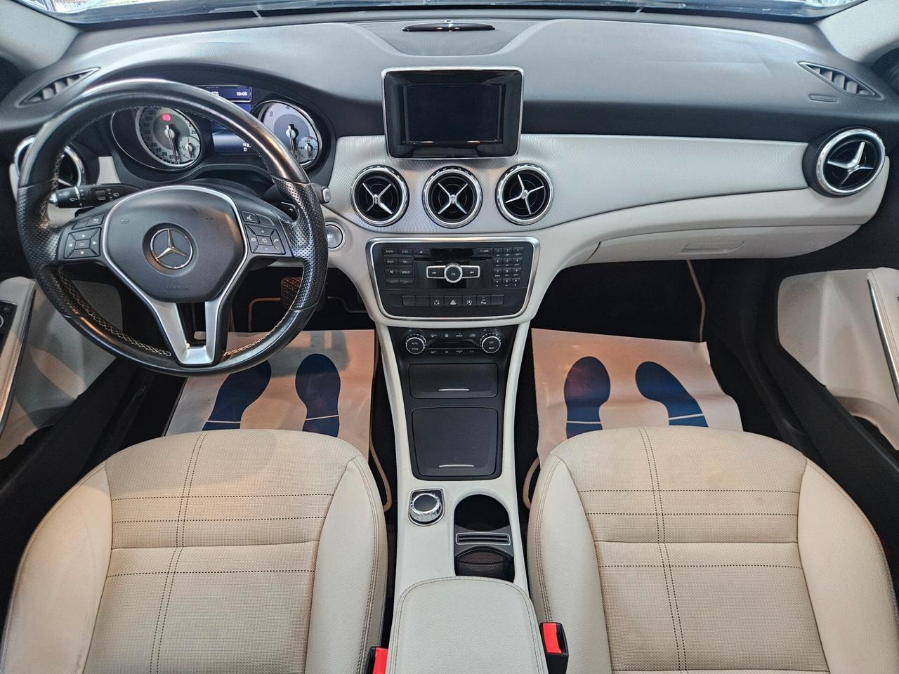 Mercedes-Benz GLA 200 d (cdi) Premium auto - IVA ESPOSTA