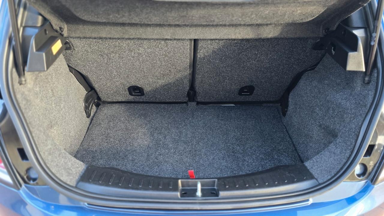 Lancia Ypsilon 1.0 FireFly 5 porte S&S Hybrid Ecochic Silver