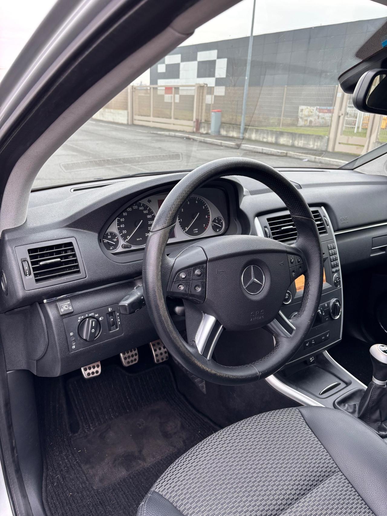 Mercedes-benz B 180 BlueEFFICIENCY