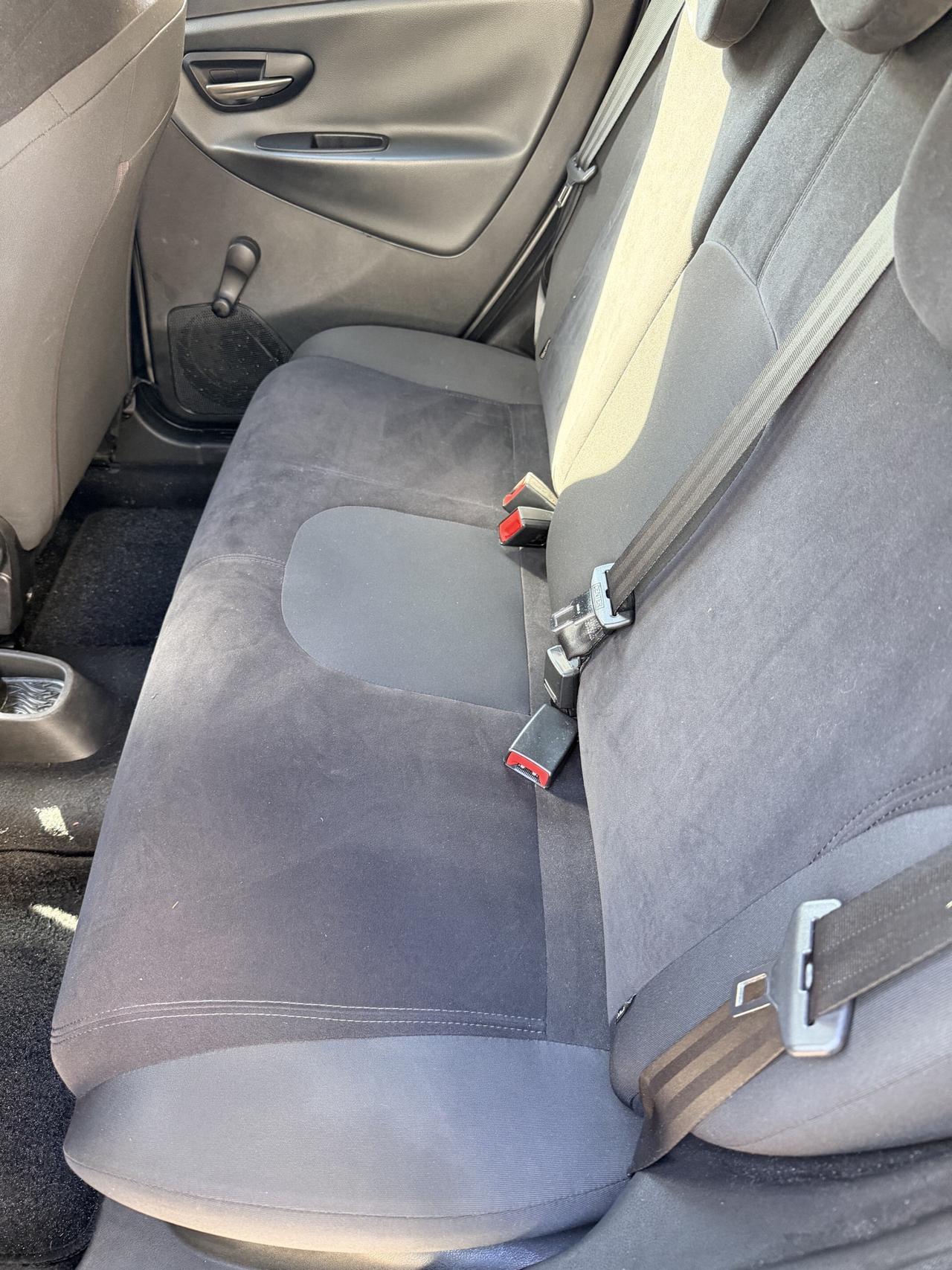 Lancia Ypsilon 1.2 gpl grigio 2015